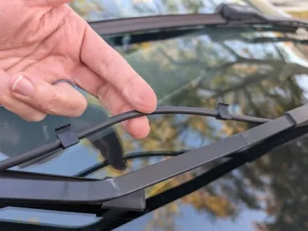 Tesla Wiper Tube Clip