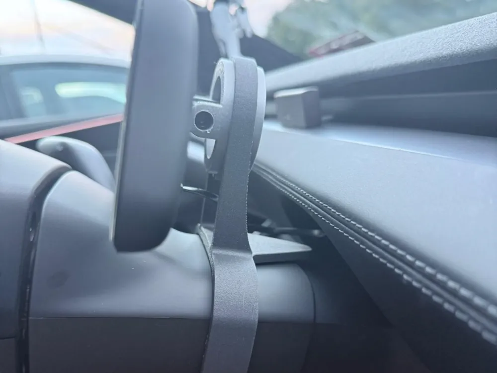 TESLA Y Juniper Enhance dash holder, photo 2 of 4 - TESLA Y Juniper Enhance dash holder Car & Vehicle