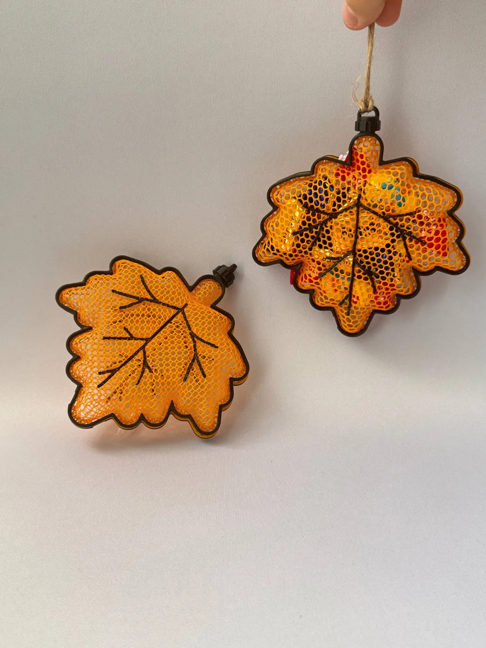Thermoformed maple leaf, photo 3 of 4 - Thermoformed maple leaf Household