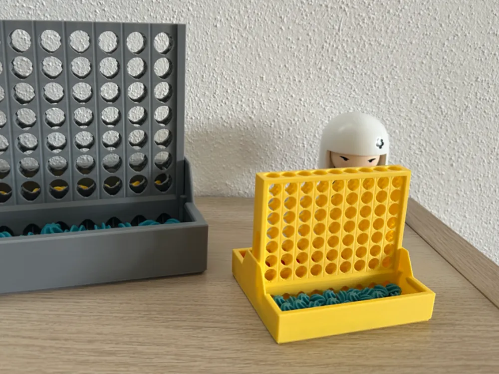 Tiny Connet 4 and 5 - self-separating game pieces