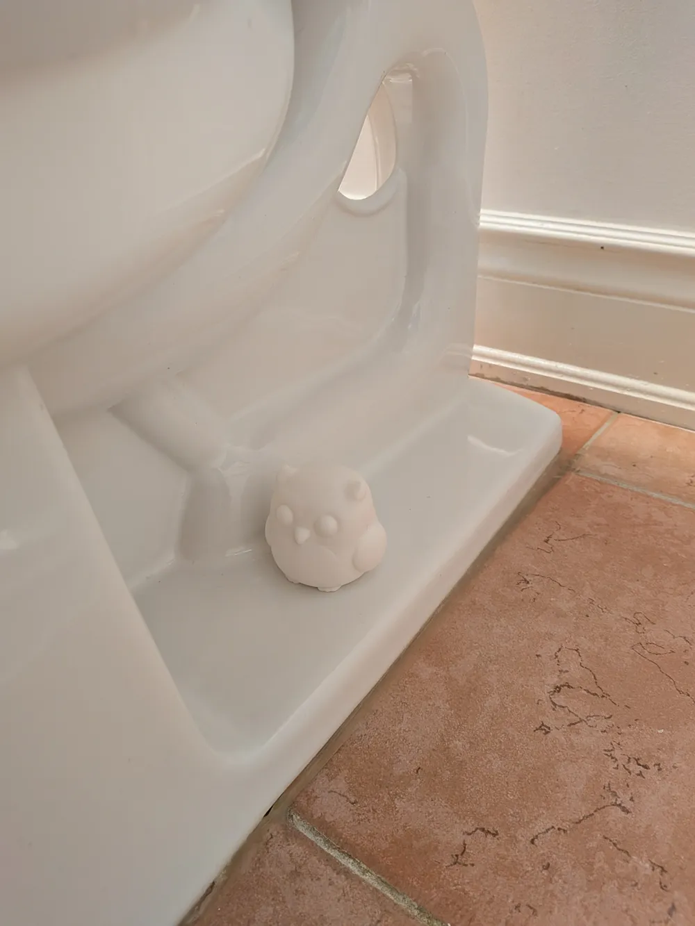 Toilet Hardware Animal Covers - Dolphin Owl Shark, photo 3 of 4 - Toilet Hardware Animal Covers - Dolphin Owl Shark Figurines & Collectibles