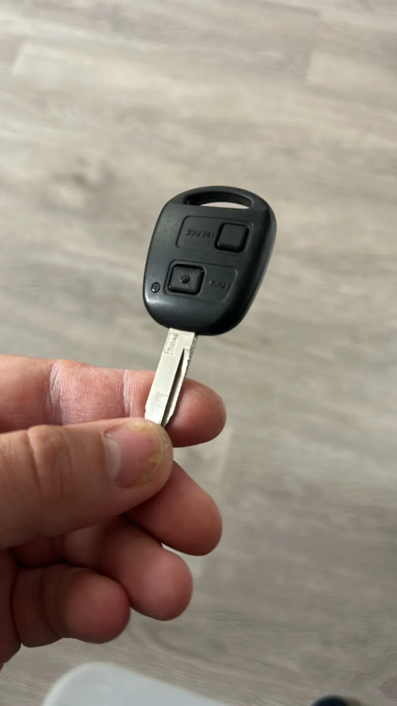TOYOTA KEY BUTTON (LOCK, UNLOCK), another view - Gear Knobs, Trim & Switches, Car & Vehicle