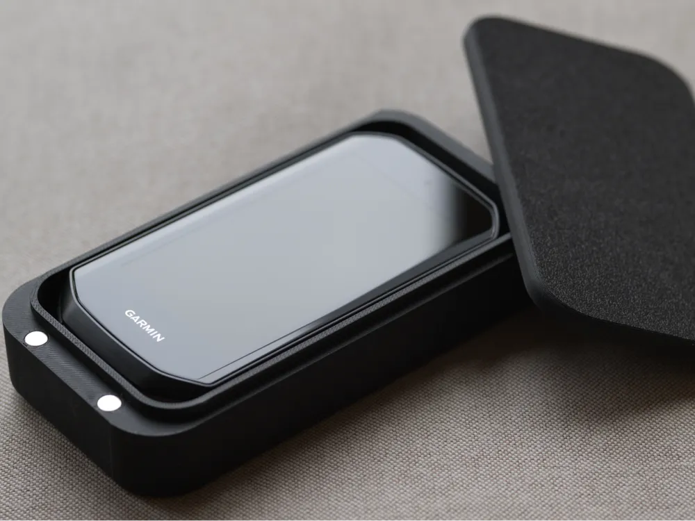Travelling case for Garmin Edge 1050