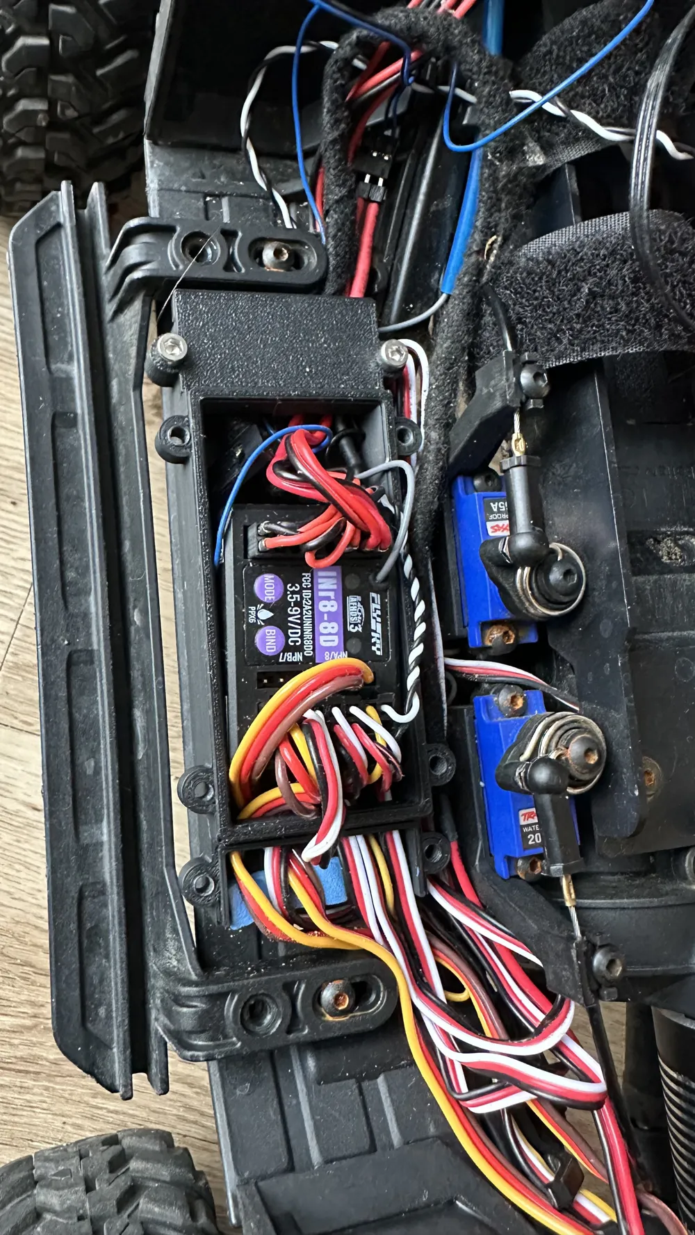 Traxxas TRX-4 Large Receiver Box, FlySky INr8-8D, photo 3 of 4 - Traxxas TRX-4 Large Receiver Box, FlySky INr8-8D Hobby & DIY