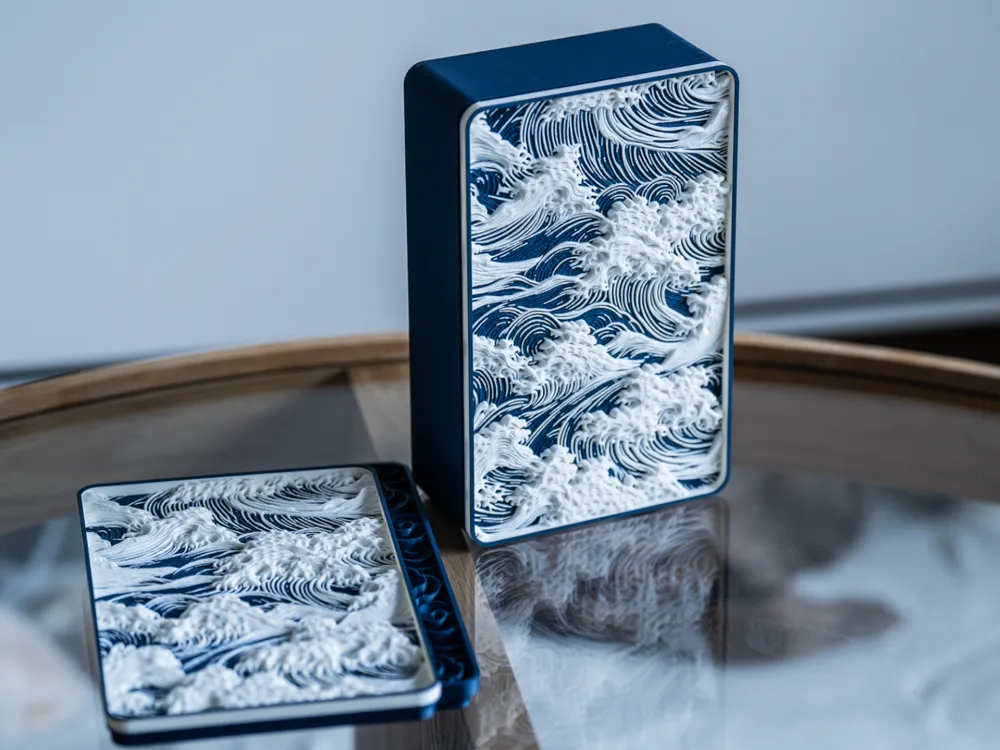 Ukiyo-e wave relief gift box