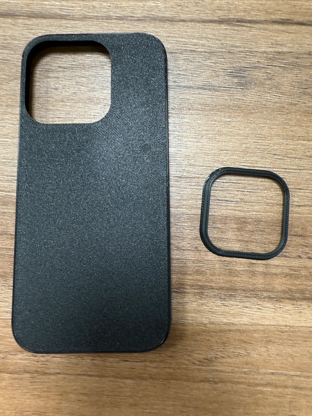 V4 Iphone 16 pro ultra slim case, photo 4 of 4 - V4 Iphone 16 pro ultra slim case Household