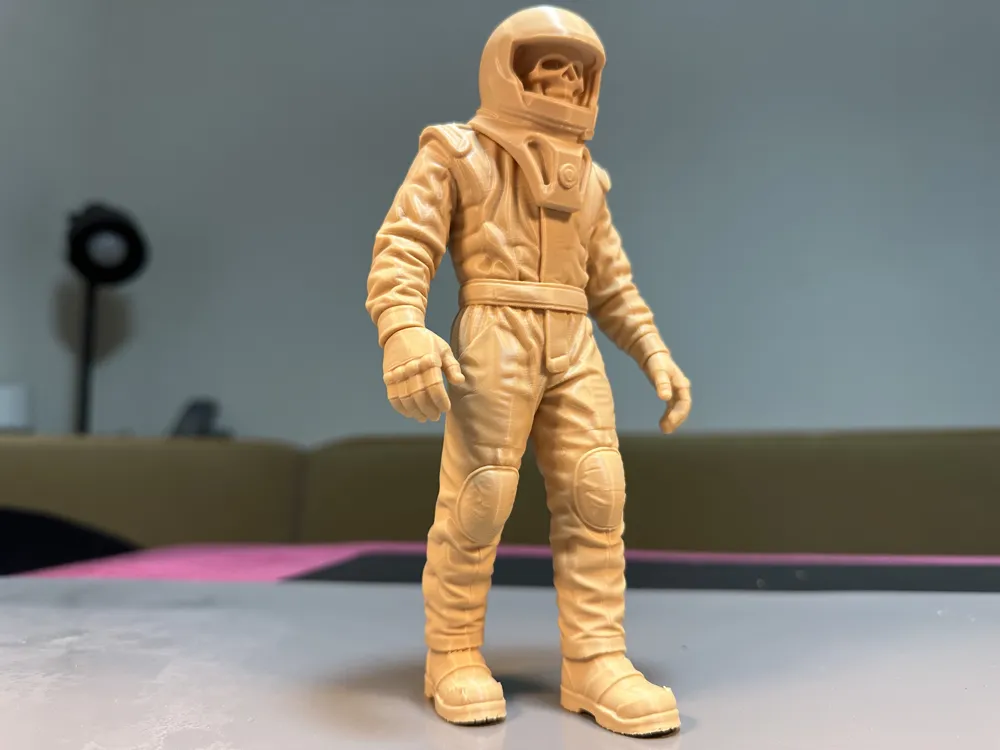 Vashta Nerada Spacesuit - Doctor Who 1:10, photo 3 of 4 - Vashta Nerada Spacesuit - Doctor Who 1:10 Miniatures