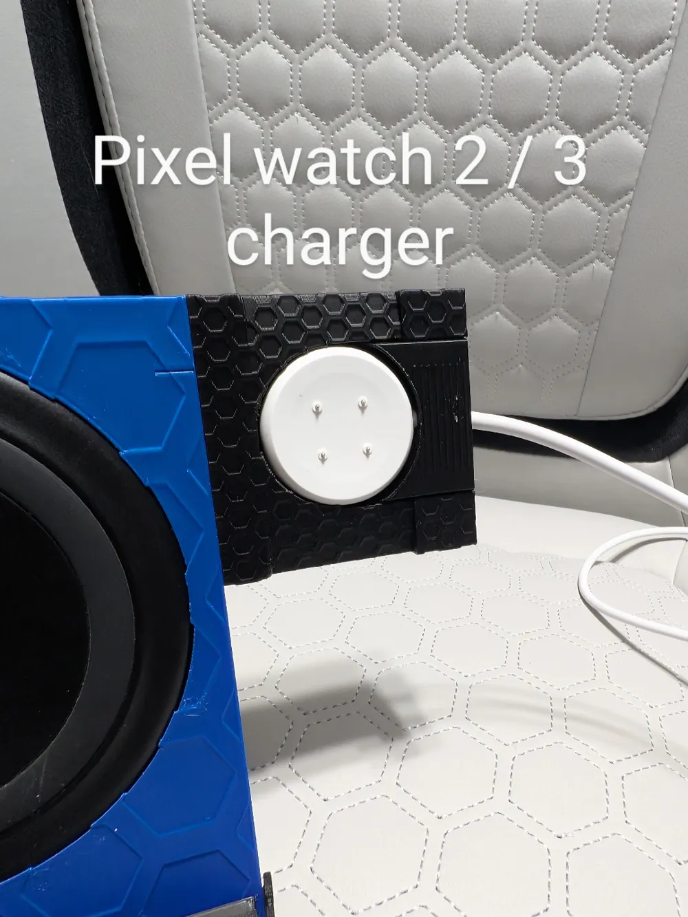 Vertical Charging stand for Anker and Yootech, photo 4 of 4 - Vertical Charging stand for Anker and Yootech Mobile & Device Accessories