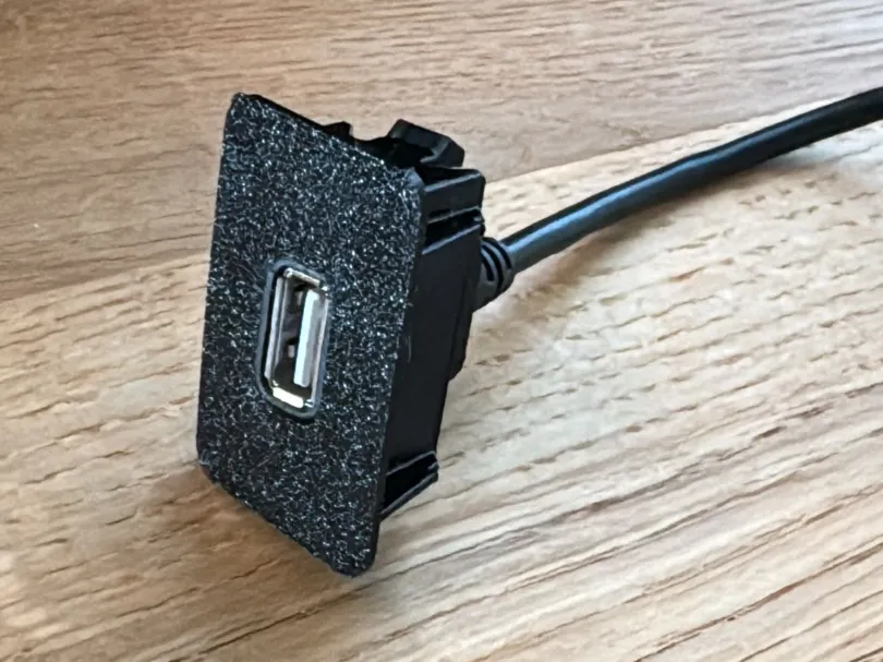 Volkswagen Golf 4 Usb Dashboard Jack