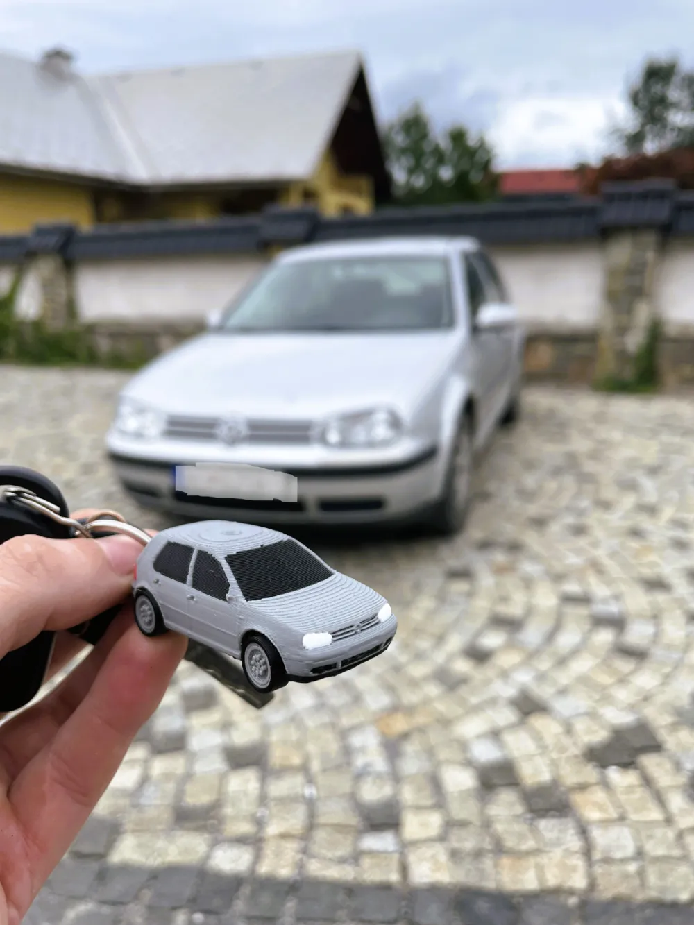 Volkswagen Golf mk4 keychain minicar, photo 3 of 4 - Car Brand Keychains, golf4