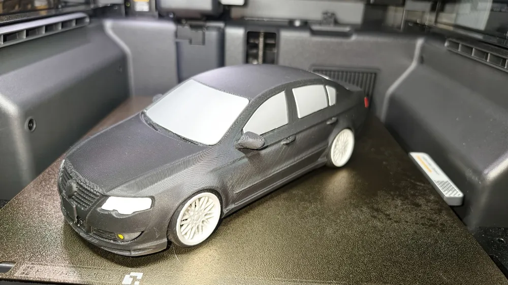 Volkswagen Passat b6, photo 2 of 4 - Volkswagen Passat b6 Toys & Games