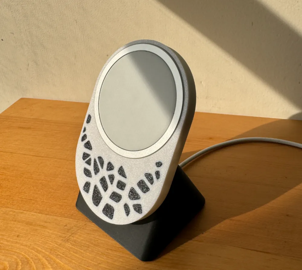 Voronoi Magsafe charger Phone Stand - Gadgets, in stock in India