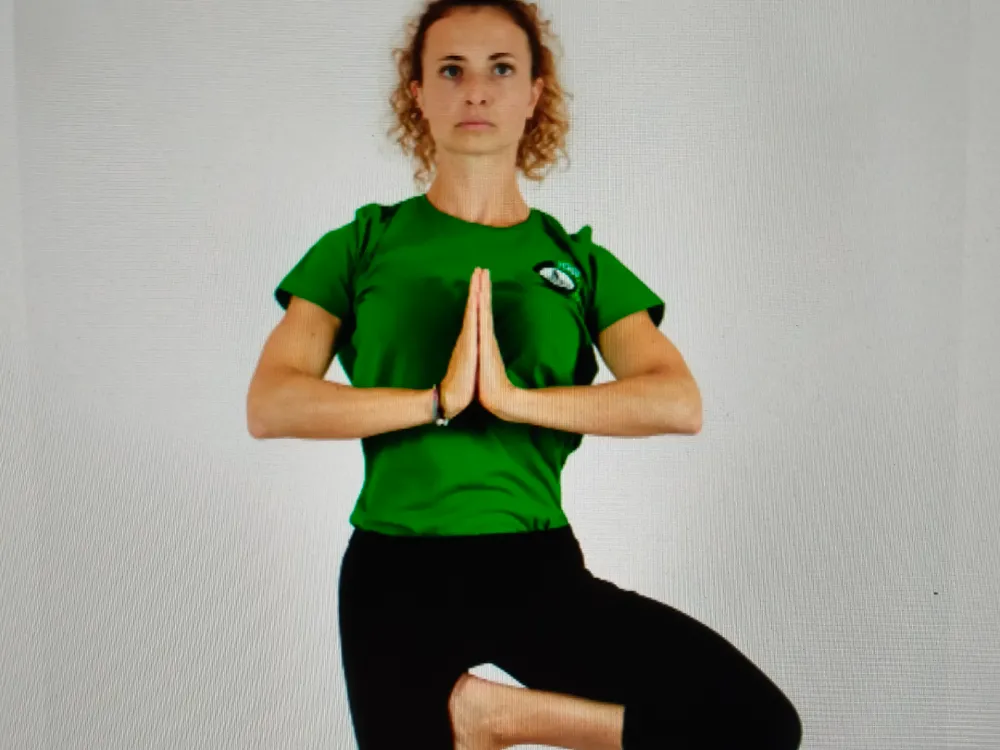 Vrksasana- POSIZIONE DELL'ALBERO