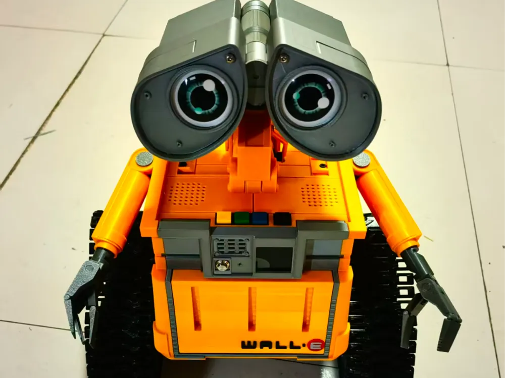WALL-E Robot Model