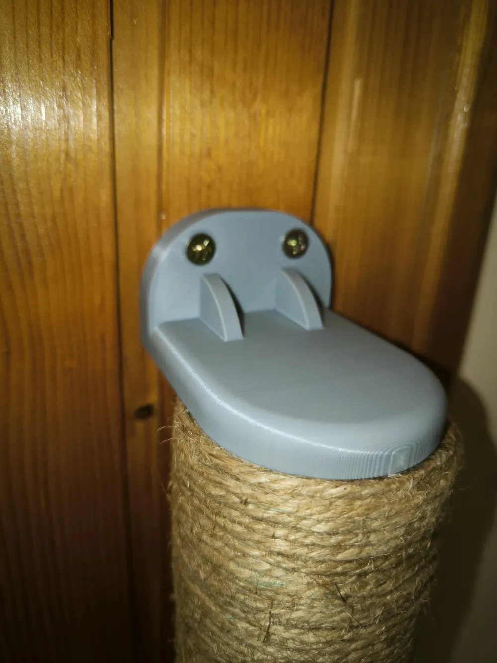Wall mounted support for cat tree, photo 2 of 4 - Wall mounted support for cat tree Pets