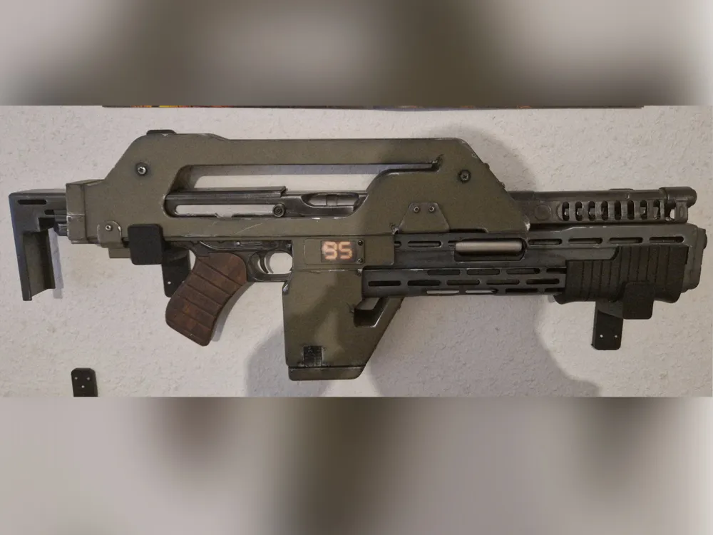 Wallmount for Aliens Pulse Rifle Prop, photo 2 of 3 - Wallmount for Aliens Pulse Rifle Prop Props & Cosplays