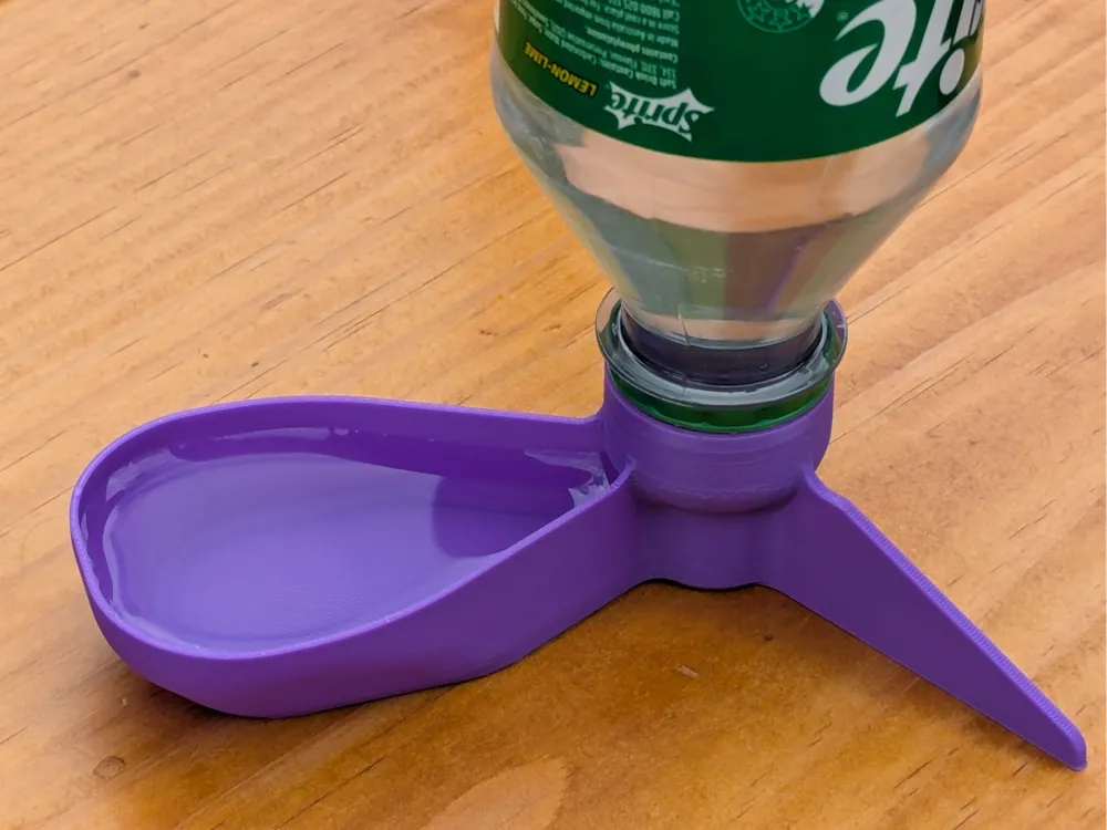 Waterdrop shape feeder (coke bottle compatible)