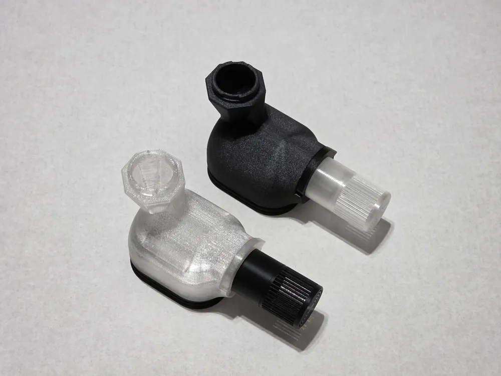 WolfBox Bug Vac Adaptor, photo 3 of 4 - WolfBox Bug Vac Adaptor Tools