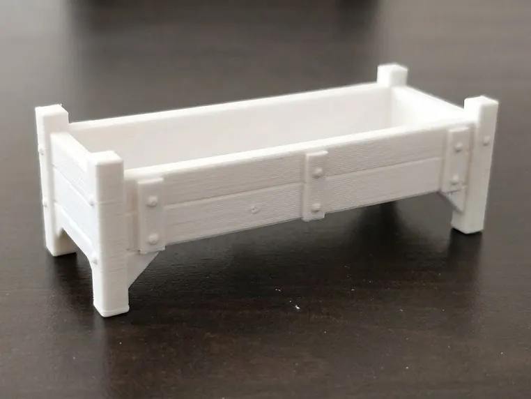 Wooden Livestock Trough - Horse&Cattle Feeder 1:32, photo 2 of 3 - Wooden Livestock Trough - Horse&Cattle Feeder 1:32 Miniatures