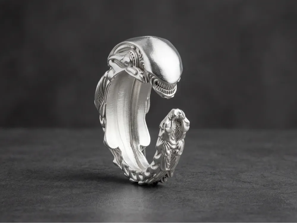 Xenomorph Embrace Dark Open Ring
