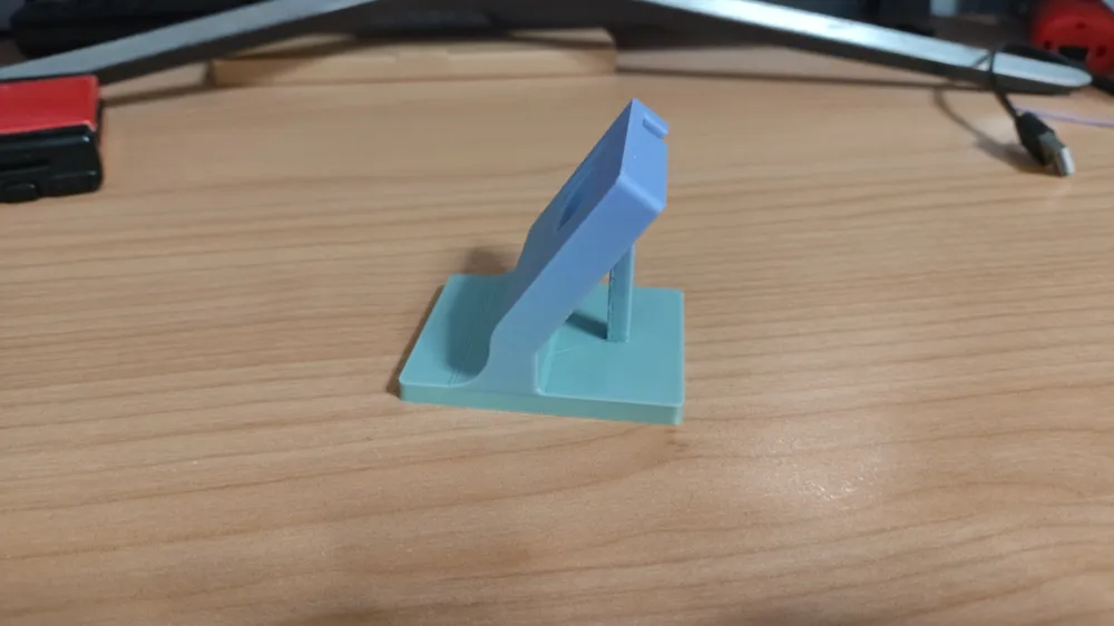 Xiaomi Mi Band 8 Charging Stand, photo 4 of 4 - Xiaomi Mi Band 8 Charging Stand Tools