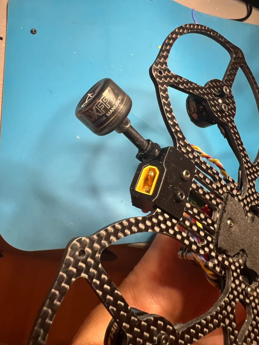 XT30 Antenna Mount Lumenier QAV-CINE Freybott 2.5, photo 2 of 4 - XT30 Antenna Mount Lumenier QAV-CINE Freybott 2.5 Hobby & DIY