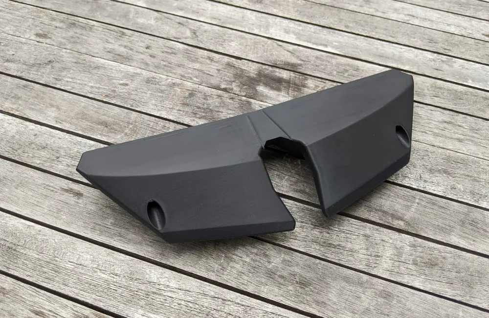 Yamaha Tracer / FJ09 ('15-'17) Front Spoiler, photo 3 of 4 - Motorcycle Parts & Covers, mt09