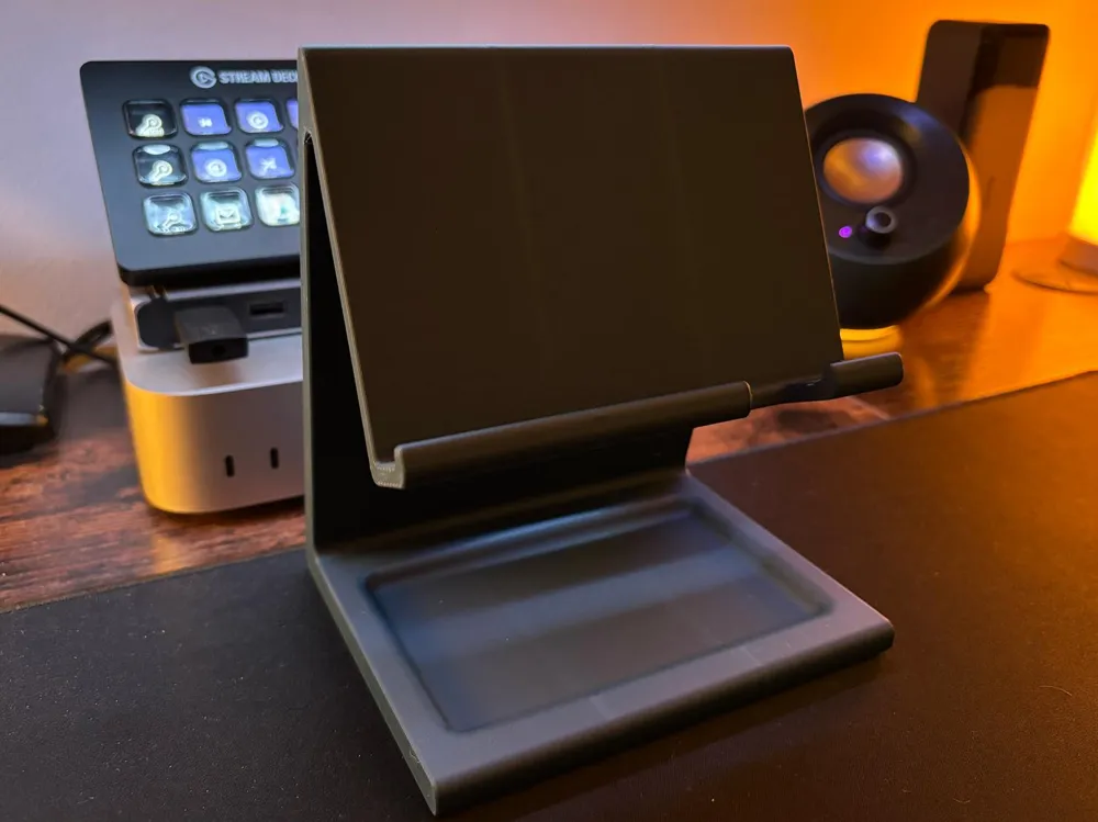 Z Fold Stand